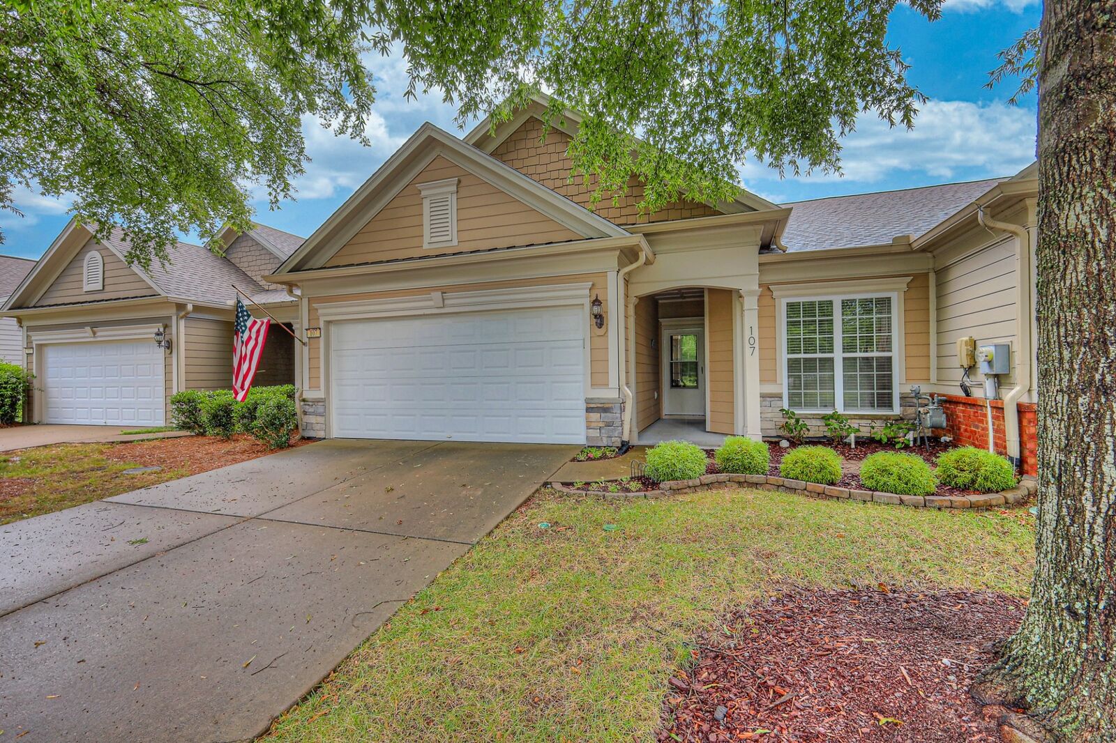 Property Photo: 107 Old Towne Dr TN 37122