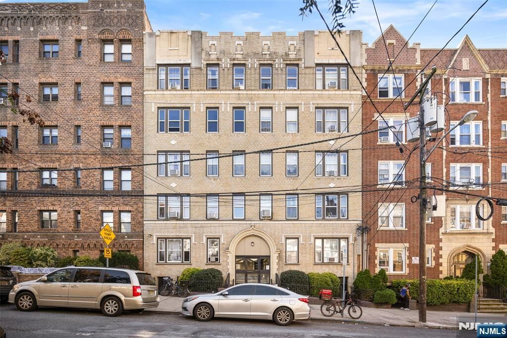 Property Photo:  137 Kensington Avenue 101  NJ 07304 