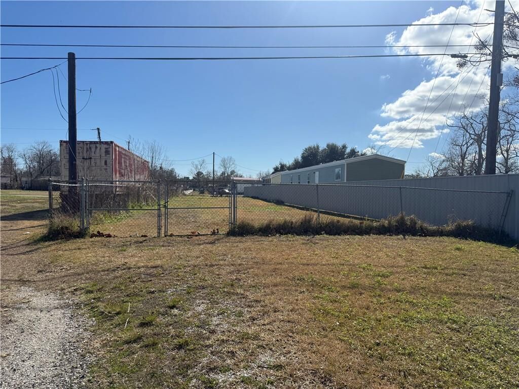 Property Photo:  620 Bayou Road  LA 70085 