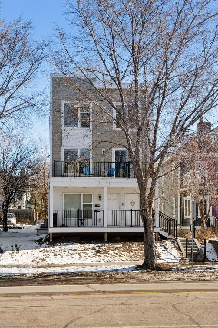 Property Photo:  2449 Lyndale Avenue S  MN 55405 