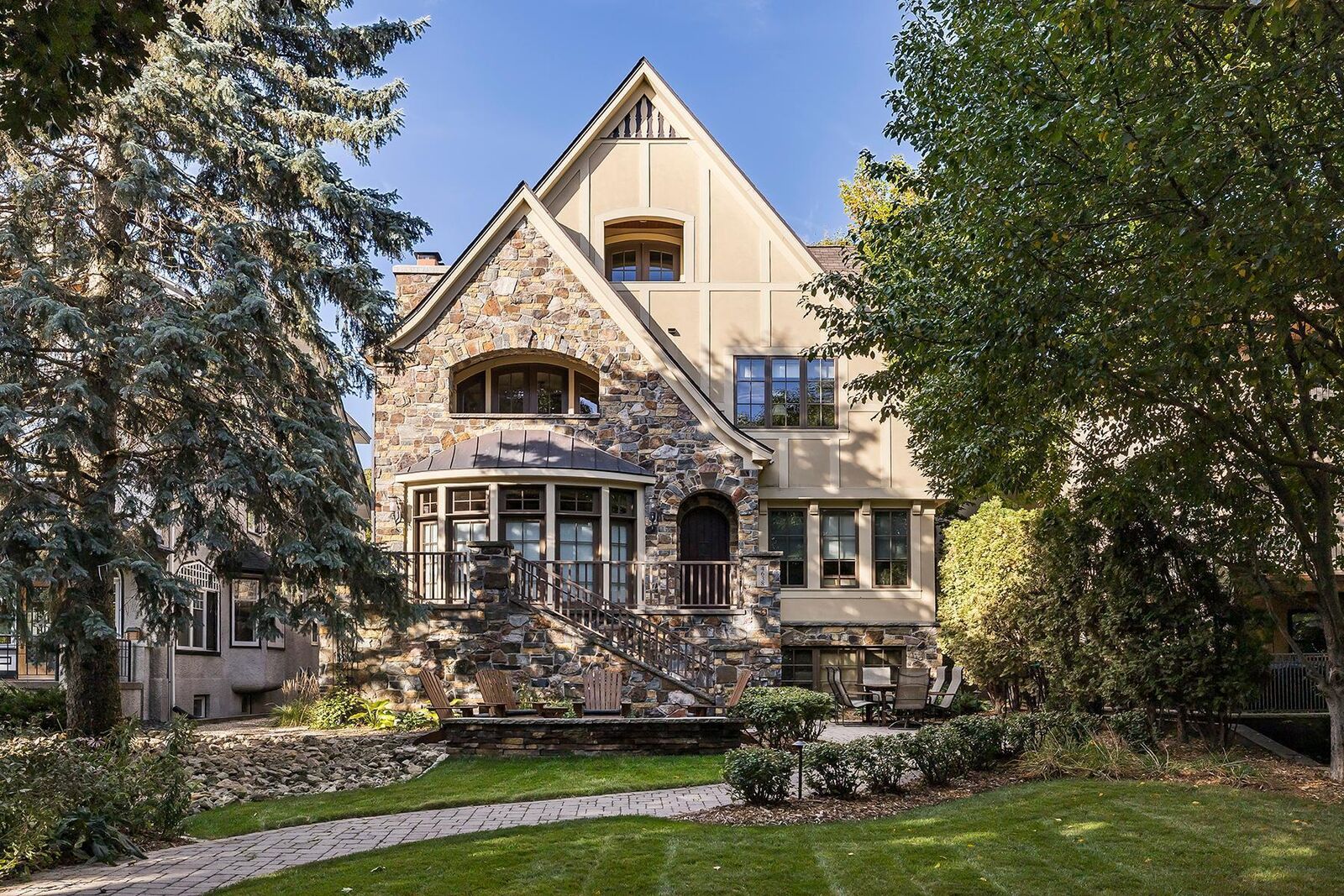 Property Photo:  4638 W Lake Harriet Parkway  MN 55410 