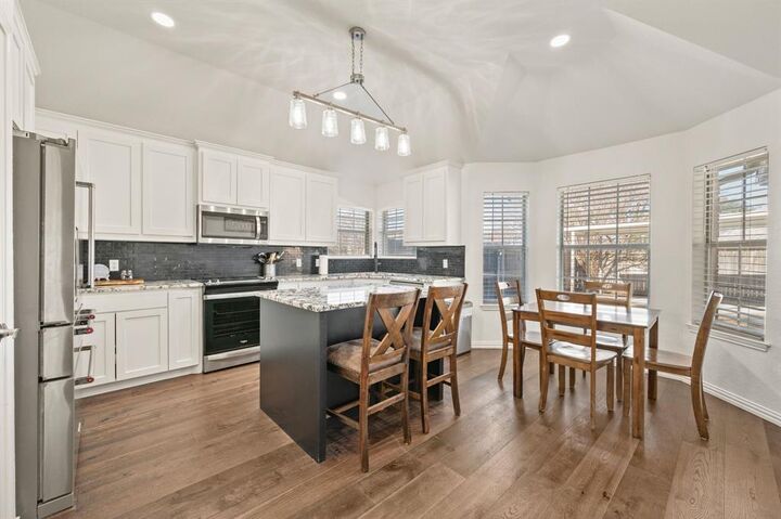 Property Photo:  1416 Shadow Run  TX 76086 