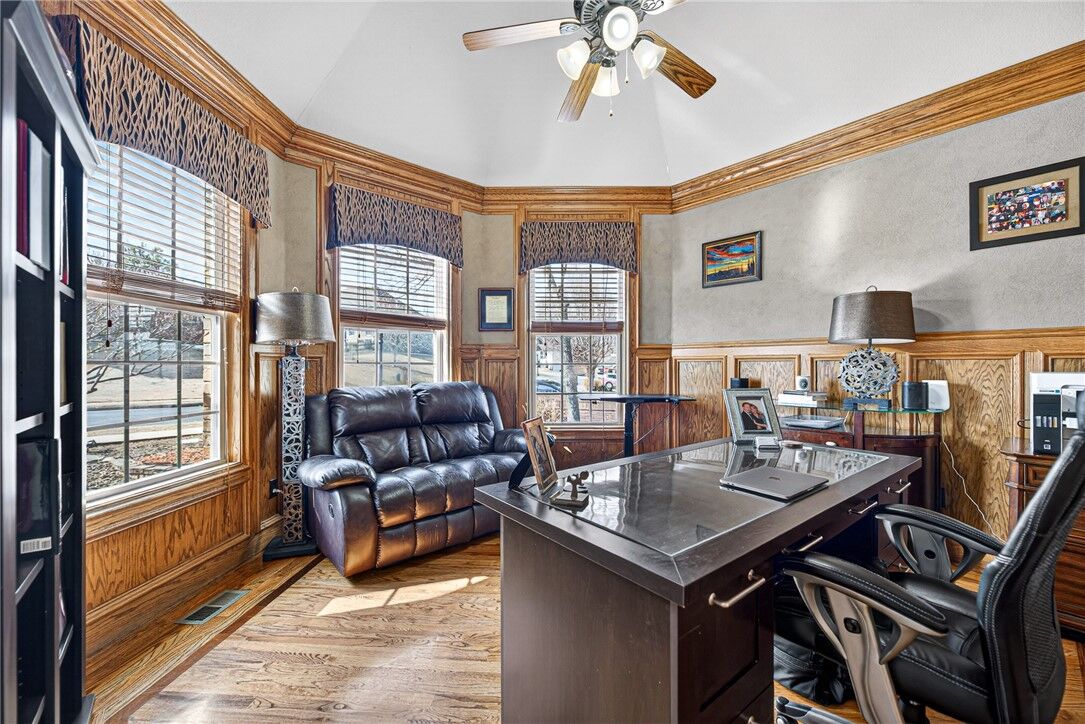 Property Photo:  1502 NE Bluff Spring Avenue  AR 72712 