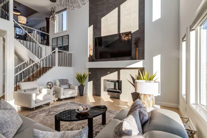 Property Photo:  13 Timberline Court SW  AB T3H 6C8 