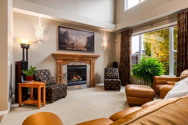 Property Photo:  11756 Valley Ridge Boulevard NW  AB T3B 5Z9 