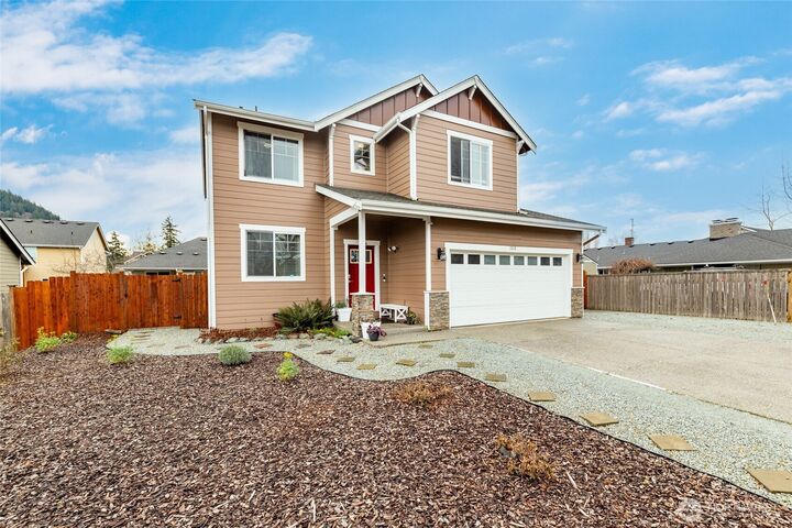 Property Photo:  1712  Hillcrest Loop  WA 98274 