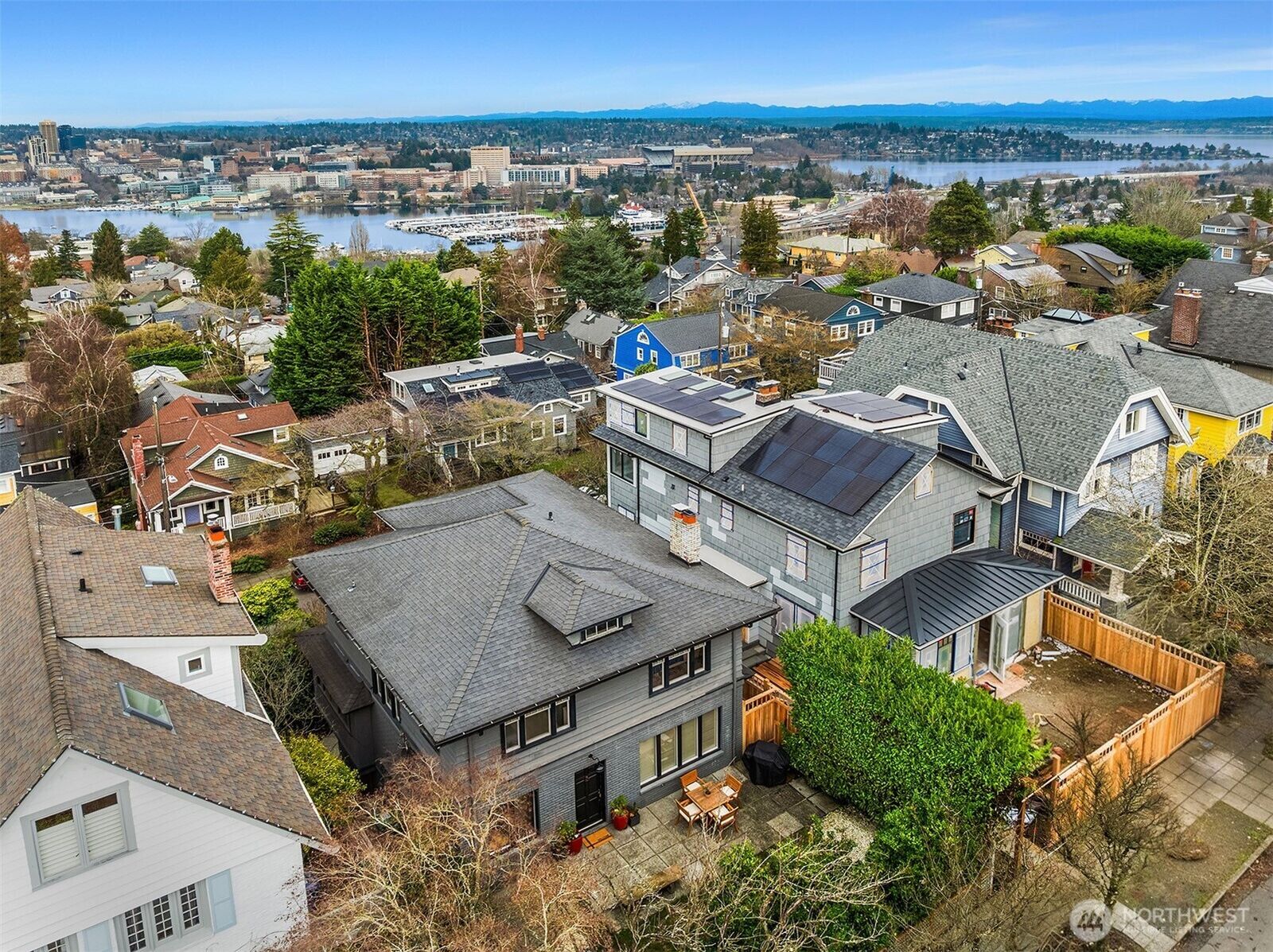 Property Photo:  1208 E Newton Street  WA 98102 