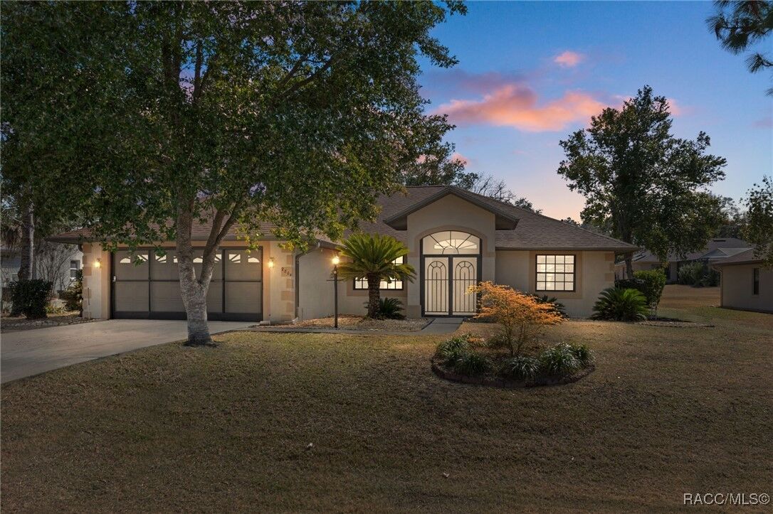 Property Photo:  2804 N Canterbury Lake Drive  FL 34442 