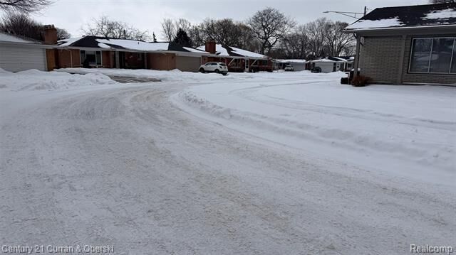 Property Photo:  23175 Gladhill Lane  MI 48080 