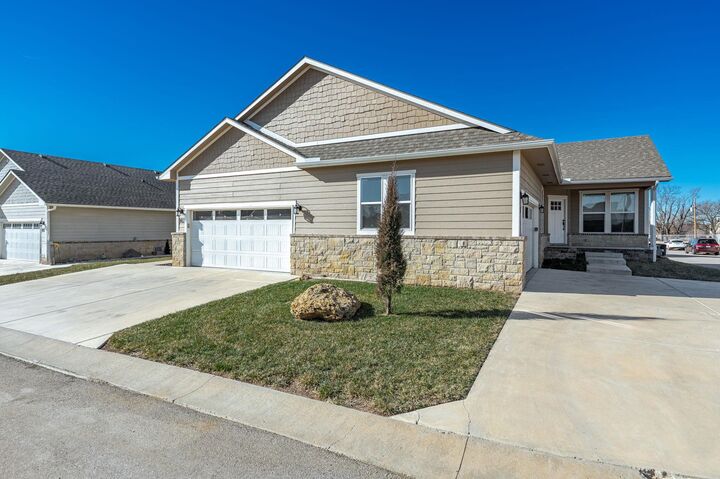 Property Photo:  331 N 127th St E Bldg 27/401  KS 67206 