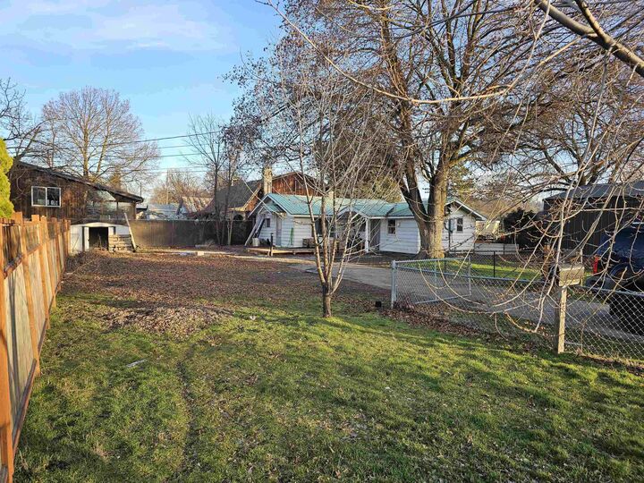 Property Photo:  209 S Havana St  WA 99202 