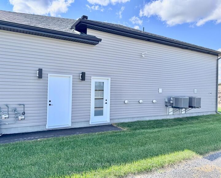 Property Photo:  89 Helen Street B  ON K0A 1R0 