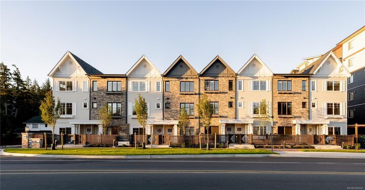 Property Photo:  3230 Glendale Pl 113  BC V9B 1Y2 