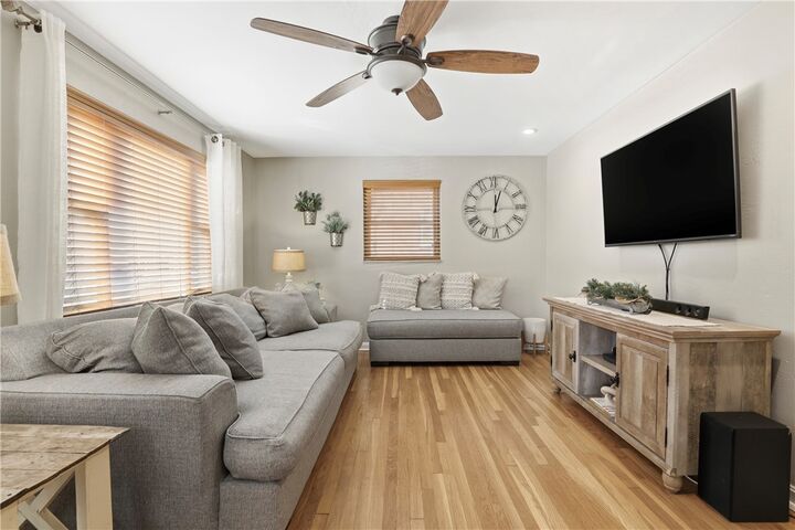 Property Photo:  633 Moreland Dr  PA 15243 