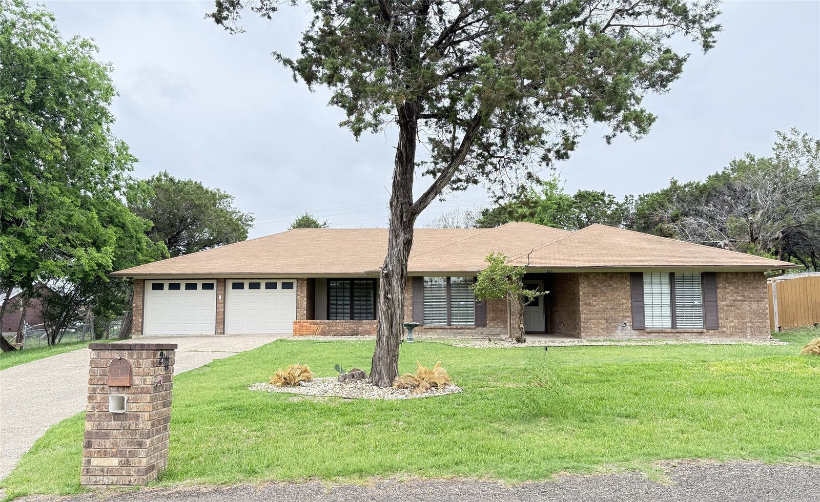 Property Photo: 2111 Chinaberry Circle TX 76548