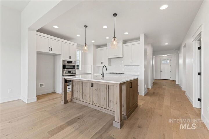 Property Photo:  6731 N Magic Mallard Ave Addison  ID 83646 