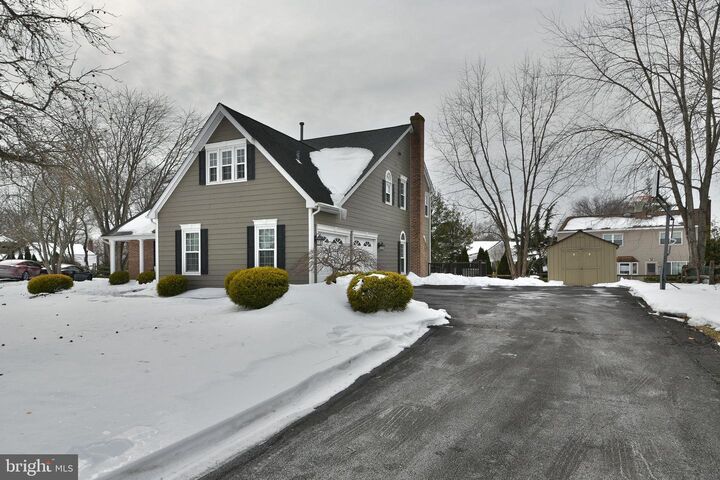 Property Photo:  443 Knollbrook Drive  PA 19047 