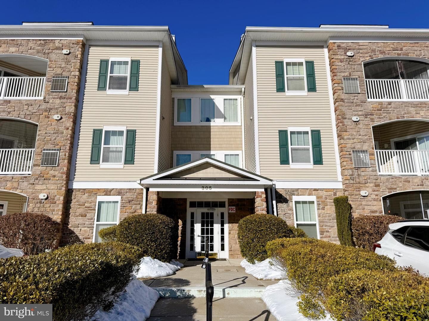 Property Photo:  305 Wyndham Circle 305 G  MD 21117 