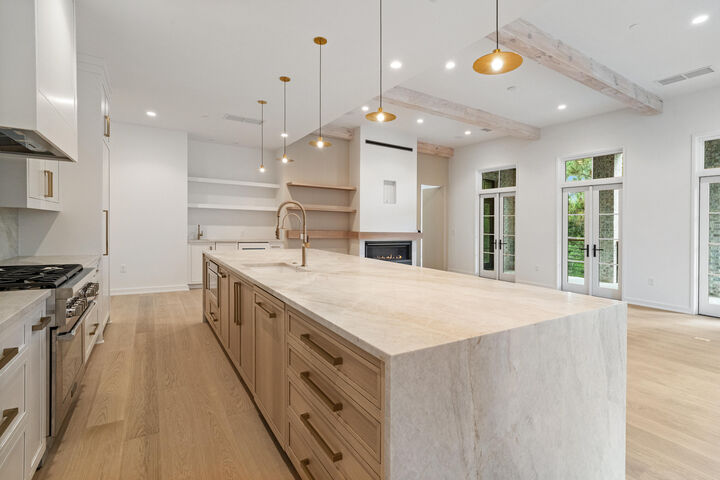 Property Photo:  211 Seven Farms Drive # 202  SC 29492 
