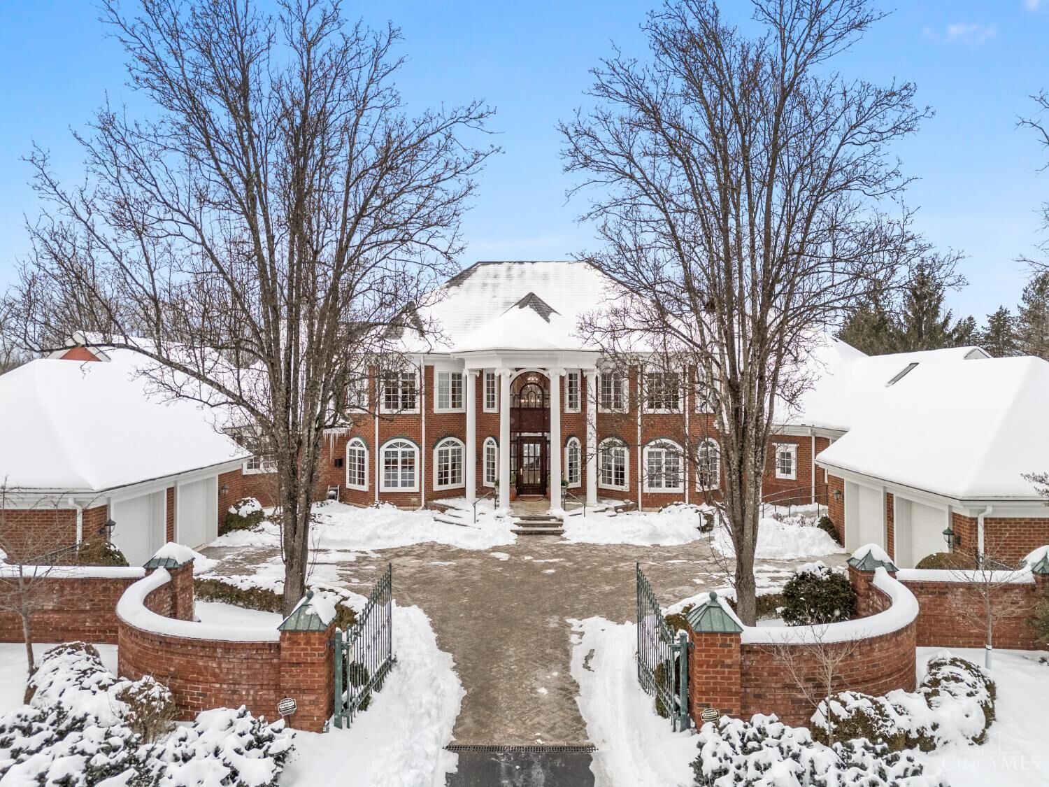 Property Photo:  8500 Kugler Mill Road  OH 45243 