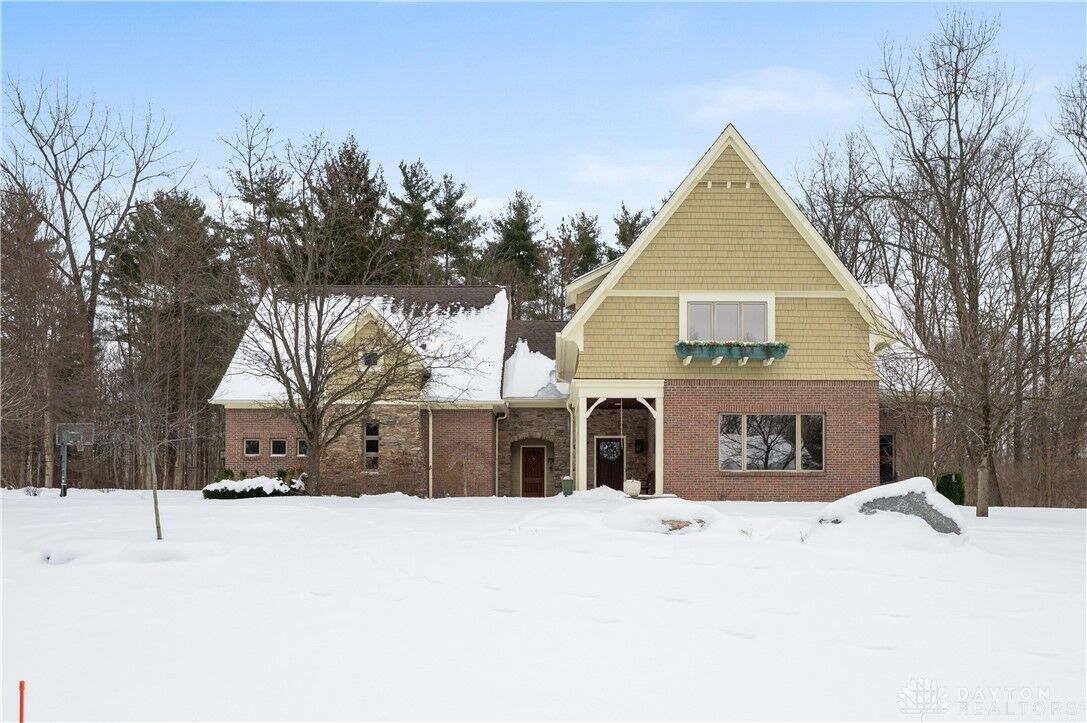 Property Photo:  2064 Echoing Oaks Circle  OH 45414 