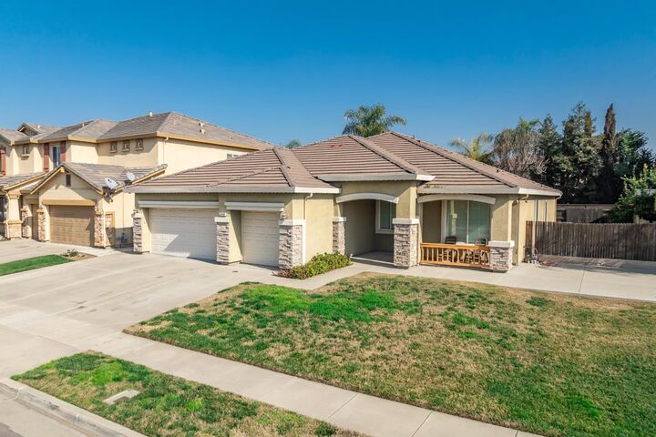 Property Photo:  346 Martin  CA 93274 