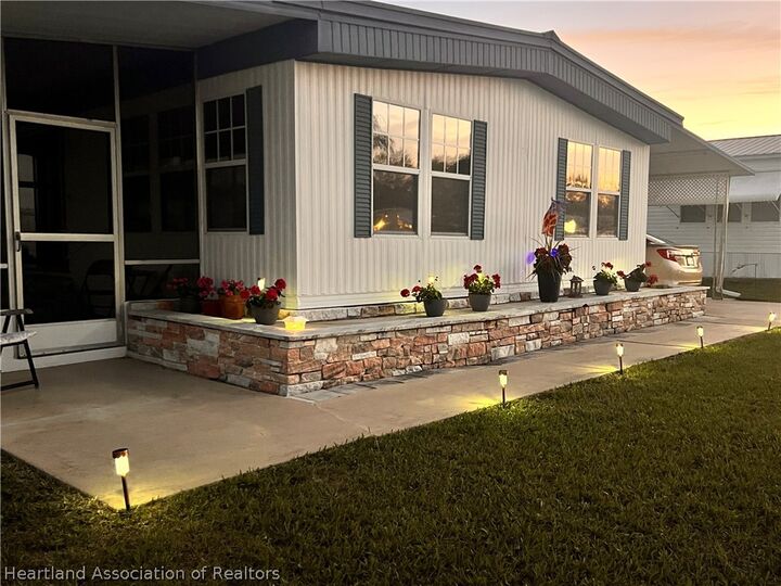 Property Photo:  1841 Robin Court  FL 33870 