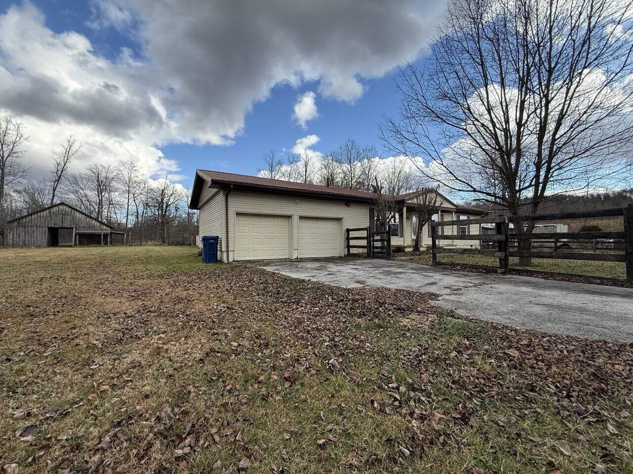 Property Photo:  1331 Old Barbourville Road  KY 40701 