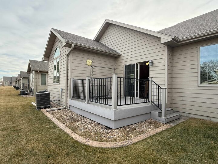 Property Photo:  911 Sandstone Dr  NE 69101 