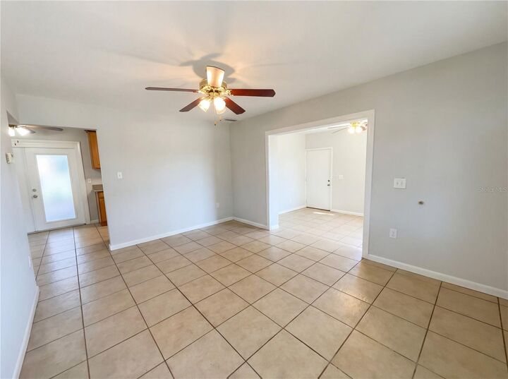 Property Photo: 4907 Kipp Place FL 32808