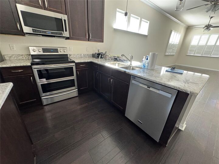 Property Photo: 7939 SW 82nd Drive FL 32608