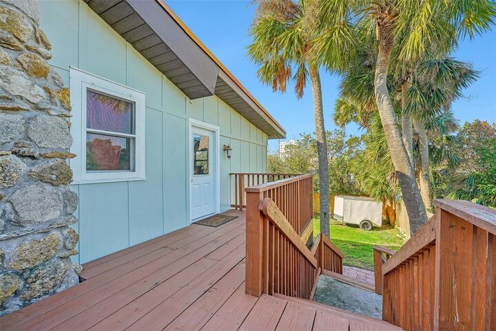 Property Photo:  934 N Halifax Avenue  FL 32118 