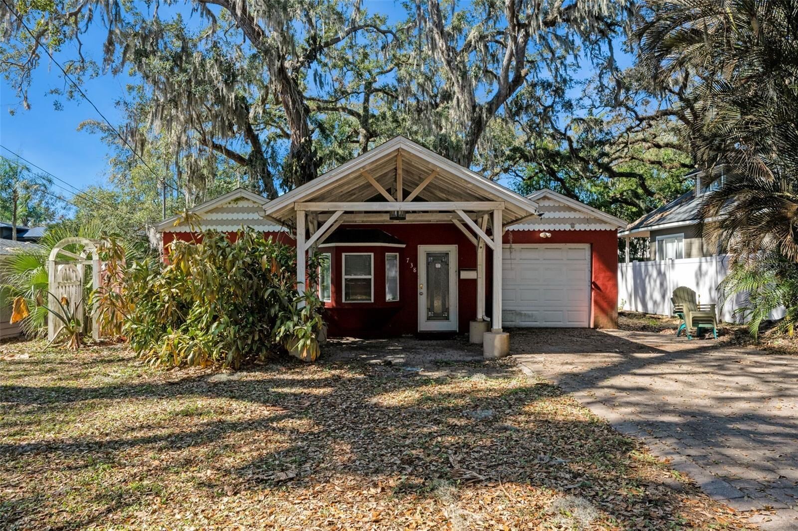 Property Photo: 738 S Mills Avenue FL 32801