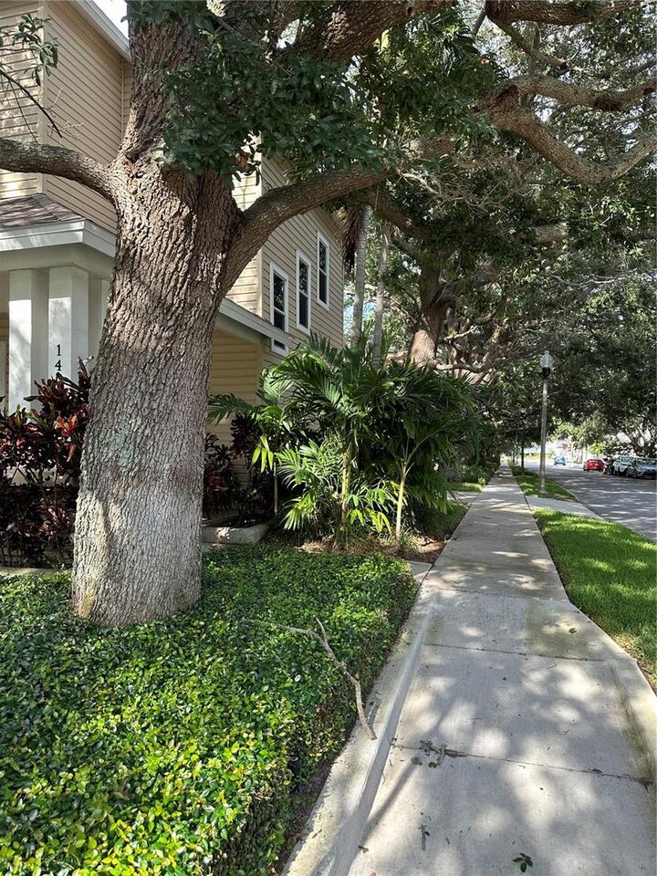 Property Photo:  1401 5th Street N  FL 33704 
