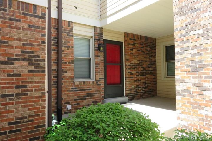 Property Photo: 13721 La Conte Court MO 63128