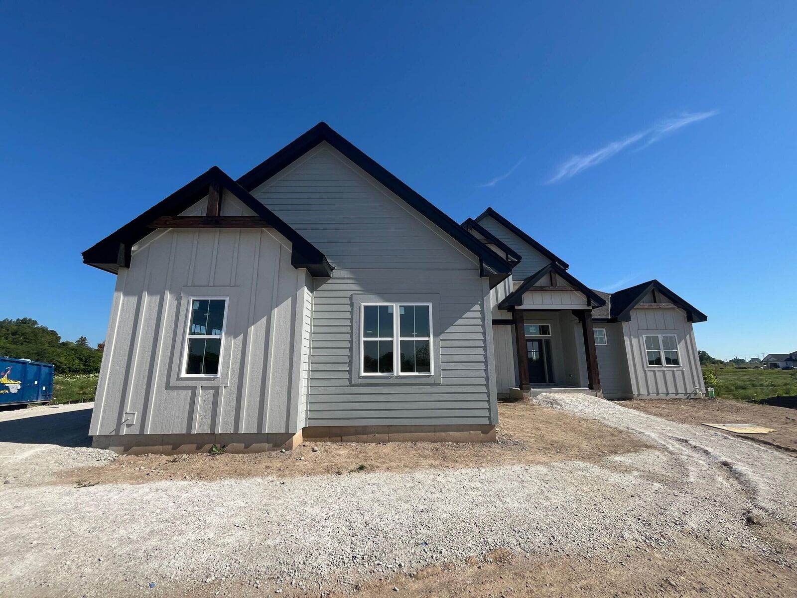 Property Photo:  9951 N Cygnet Ct  WI 53097 