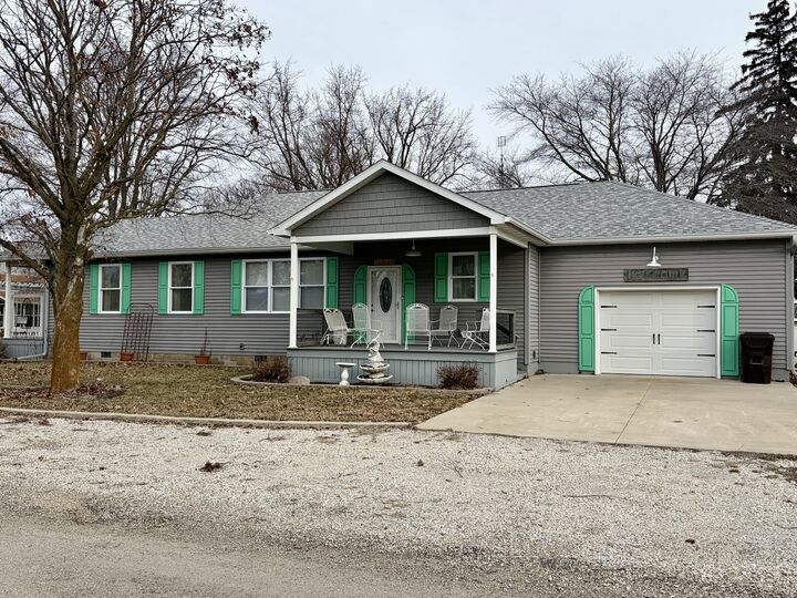 Property Photo: 200 N Henderson Street IL 61749