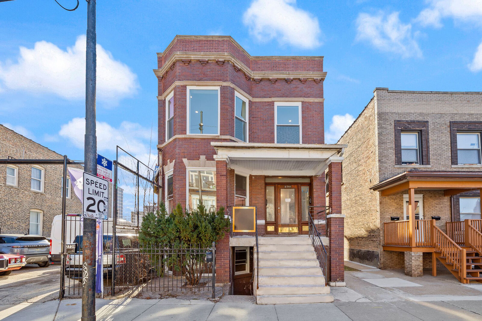 Property Photo:  2741 W Belmont Avenue 1  IL 60618 