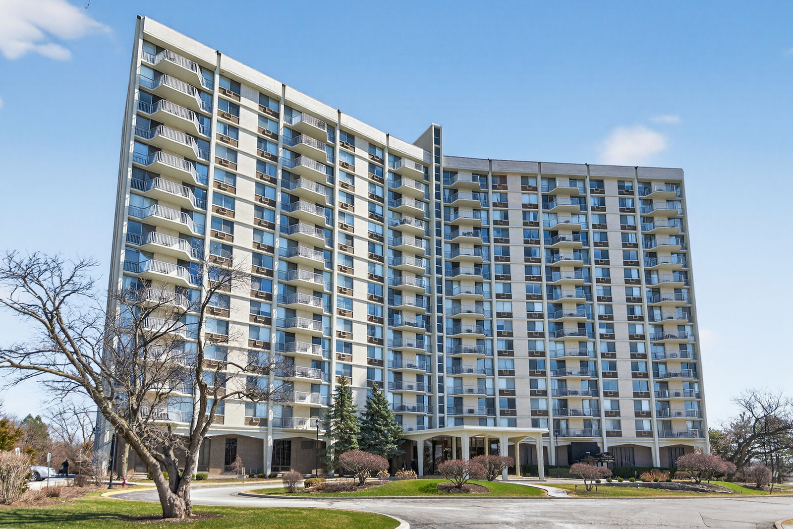 Property Photo: 40 N Tower Road 9K IL 60523