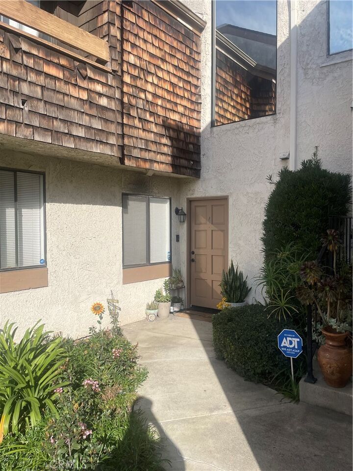 Property Photo: 950 W Lambert 4 CA 90631