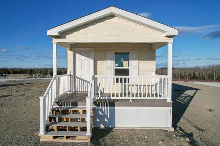 Property Photo:  18 Eagles Nest  ME 04640 