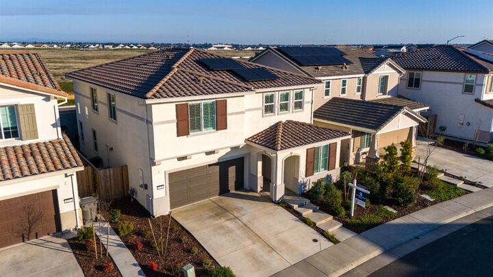 Property Photo:  1128 Solace River Way  CA 95747 