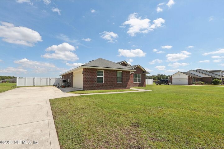 Property Photo:  54106 Amblerwood Way  FL 32011 