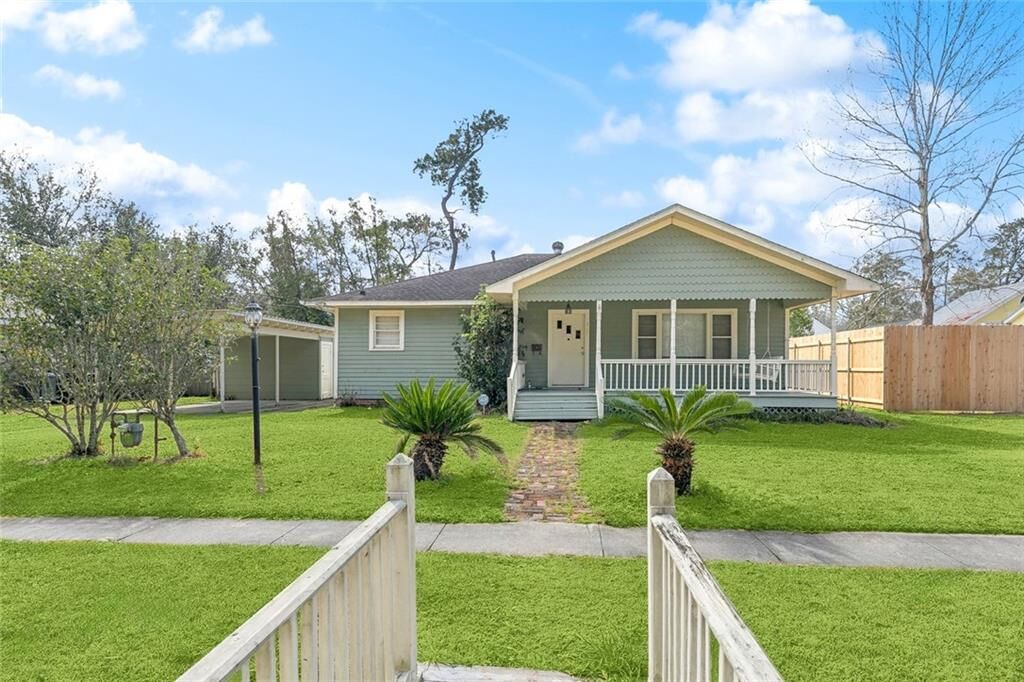 Property Photo:  317 W 24th Avenue  LA 70433 