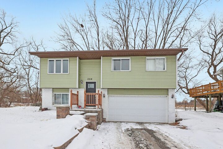 Property Photo:  1014 10th Avenue SW  MN 55025 