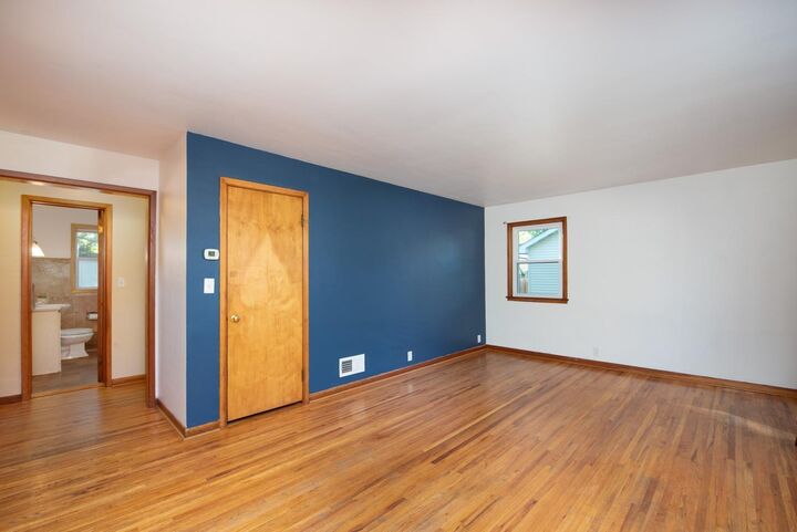 Property Photo:  130 Dillon Avenue  MN 56001 