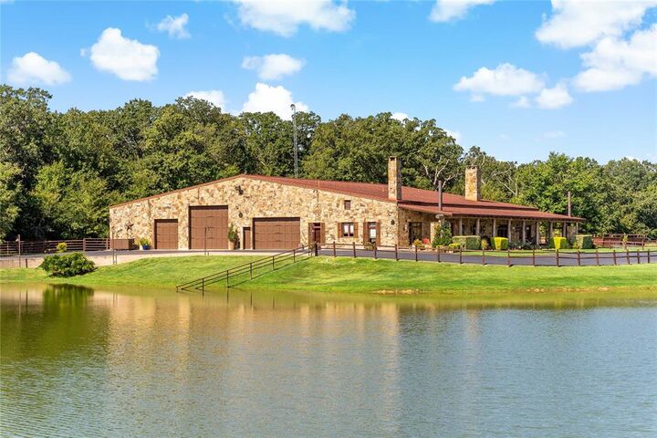 Property Photo:  1450 County Road 36330  TX 75486 