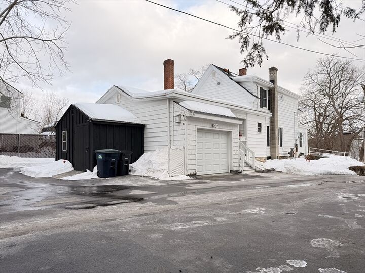 Property Photo:  28 Eastford Road  MA 01550 