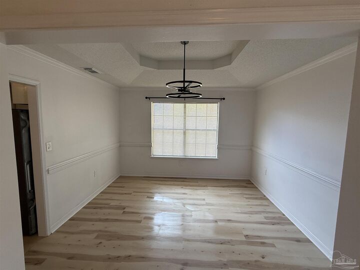 Property Photo: 208 Elliott Dr FL 32569