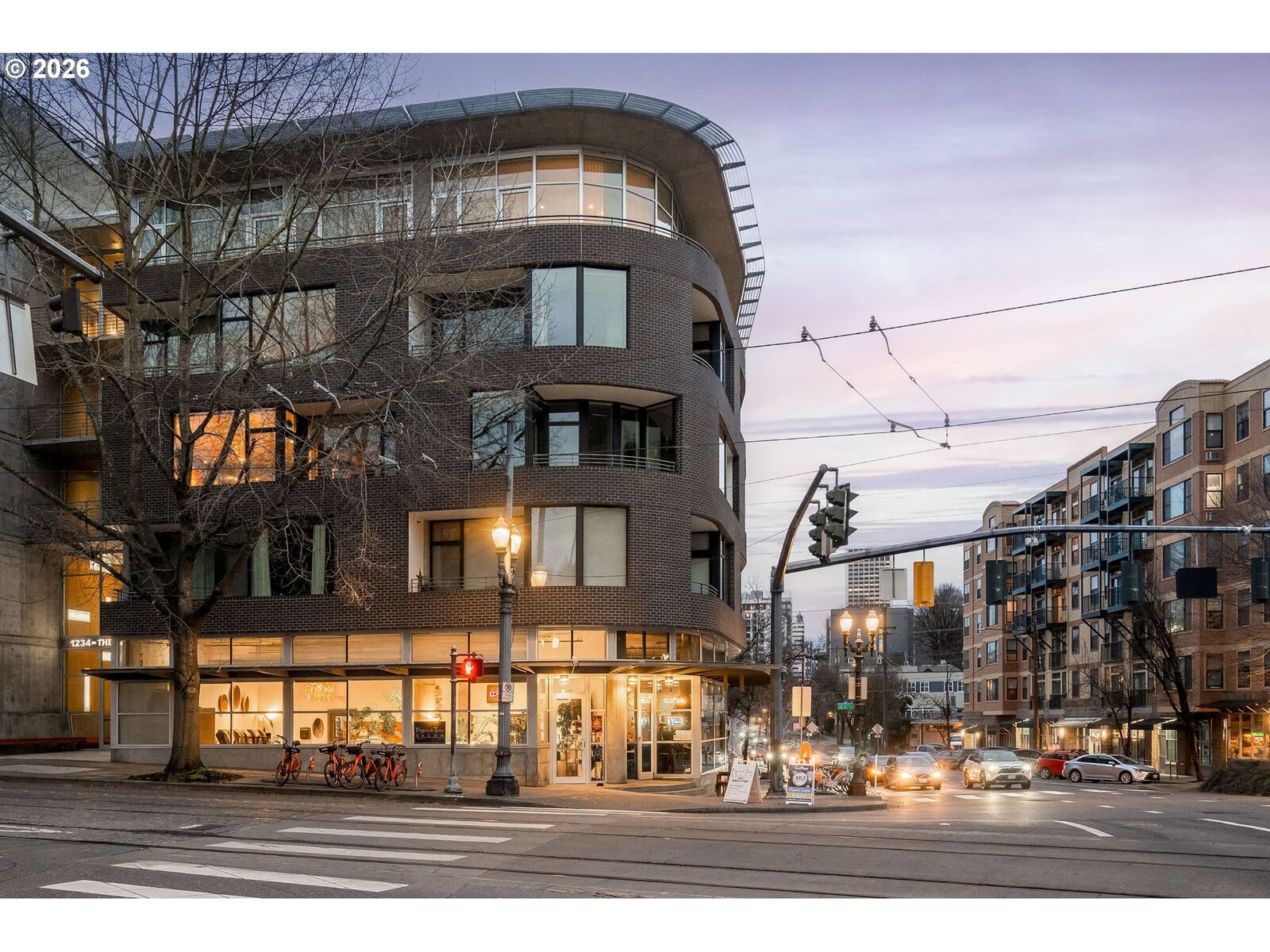 Property Photo:  1234 SW 18th Ave 407  OR 97205 